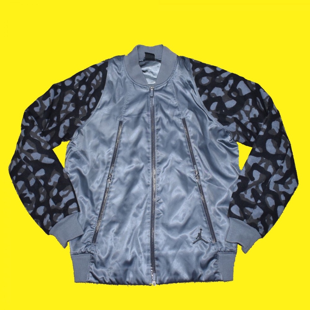 MEDIUM Air Jordan Bomber Jacket!